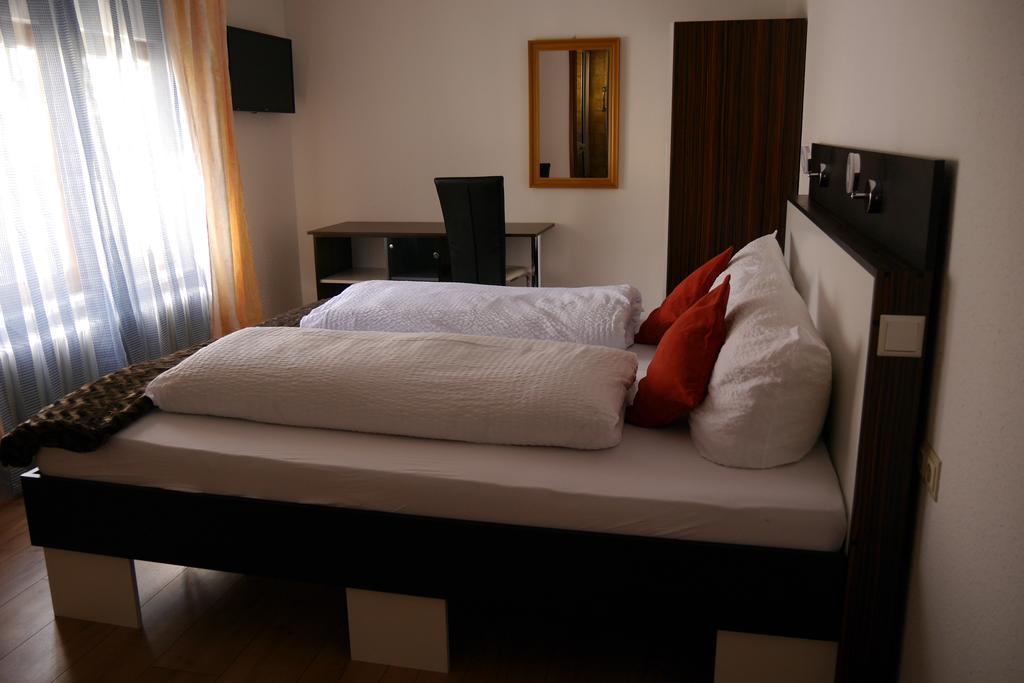 Gasthaus Zur Stadt Triberg Schonach im Schwarzwald Room photo